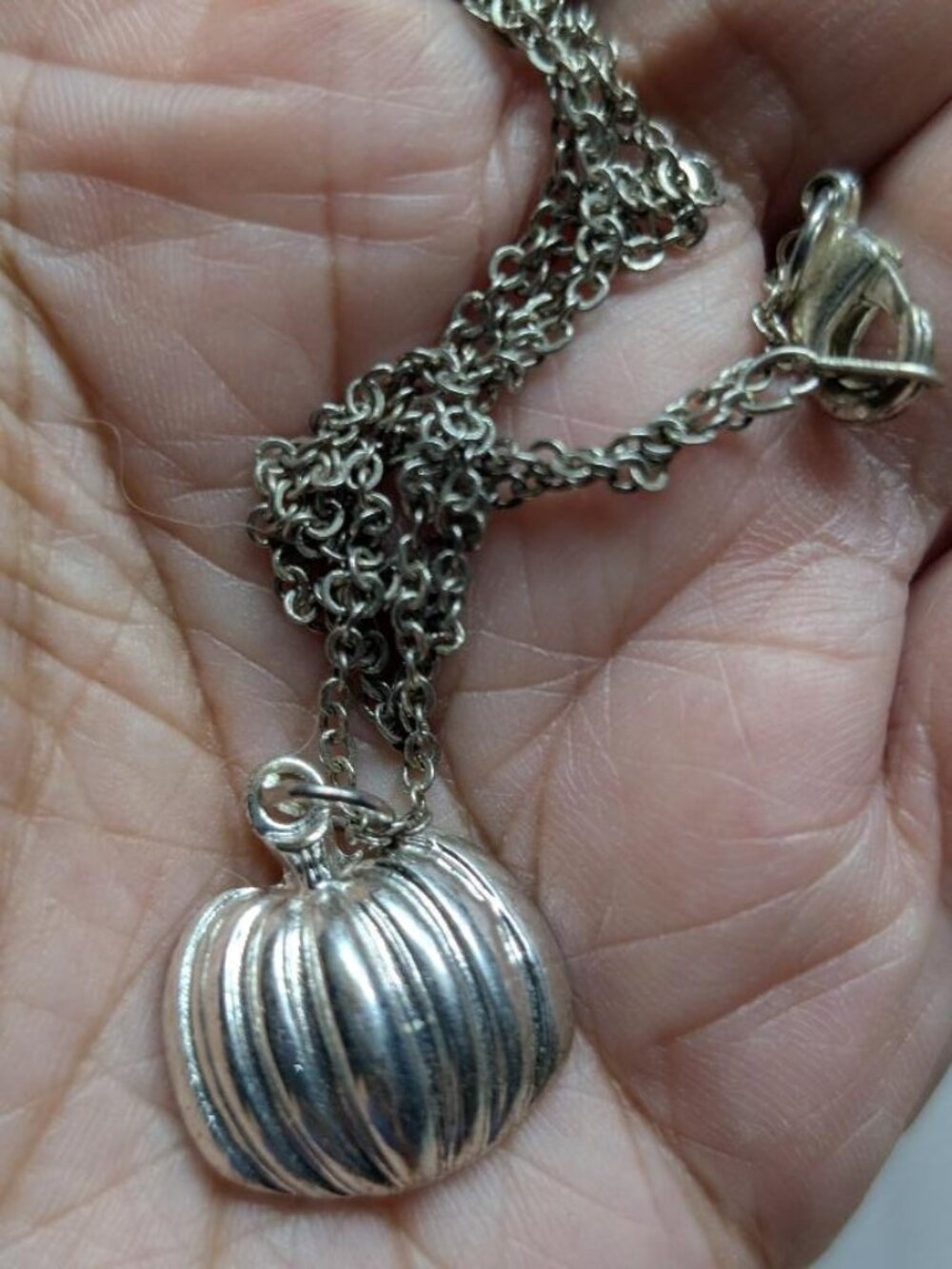 Silver Tone Vintage Halloween Pumpkin Pendant Necklace (Ship the Same day)